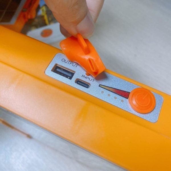 Đèn pha xách tay, sạc điện thoại 300W - Hình ảnh 5