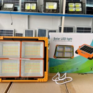 Đèn pha xách tay, sạc điện thoại 300W