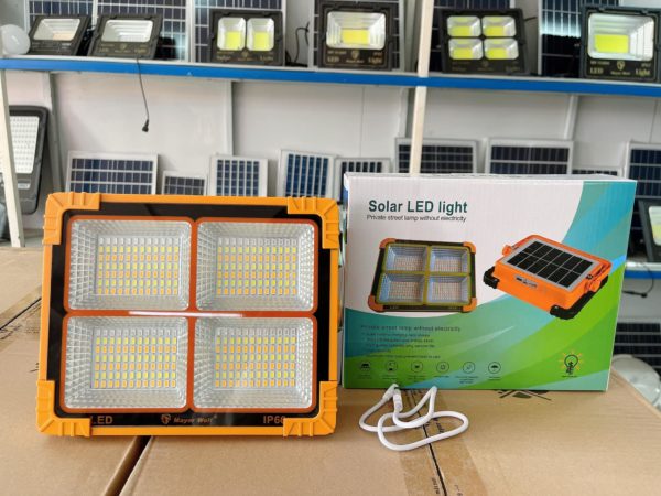 Đèn pha xách tay, sạc điện thoại 300W