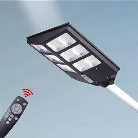 Đèn Năng Lượng Mặt Trời Liền Thể 2 Cánh 300W